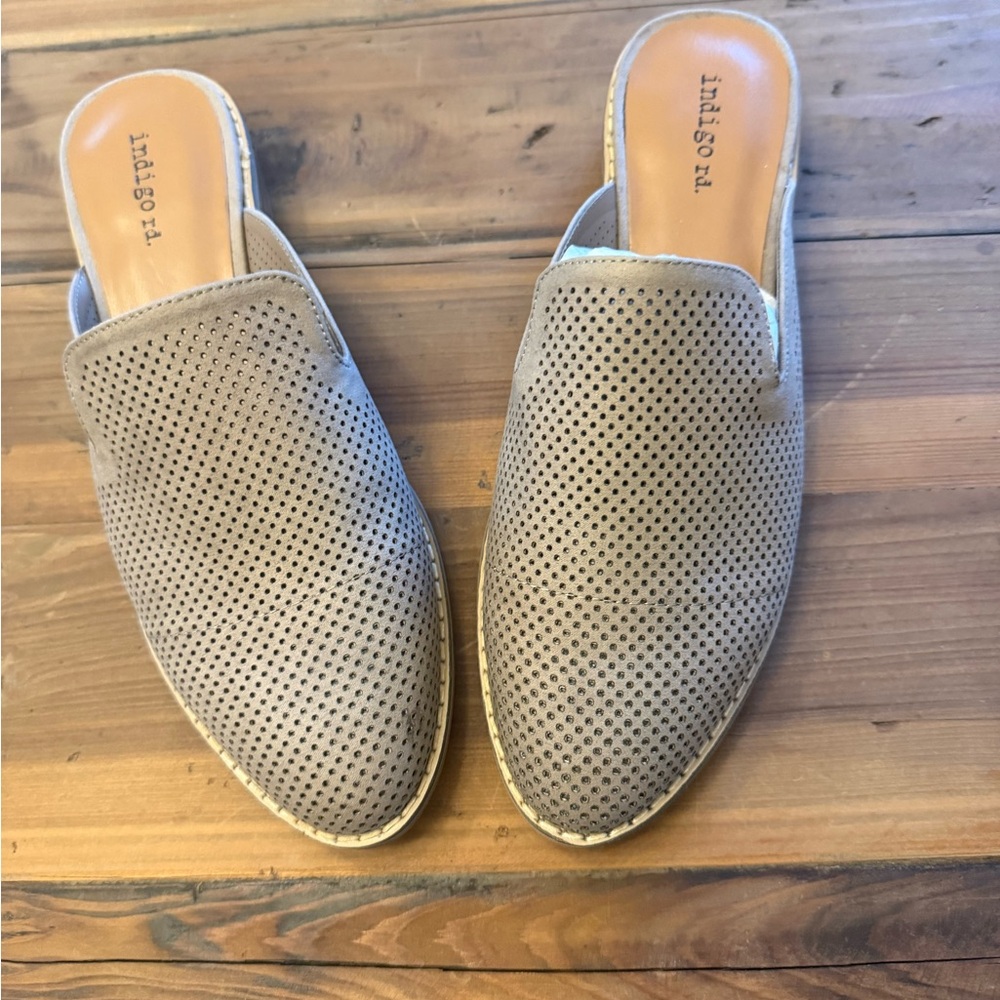 Indigo Rd. Dark Beige Slip-On Backless Mules Size 8